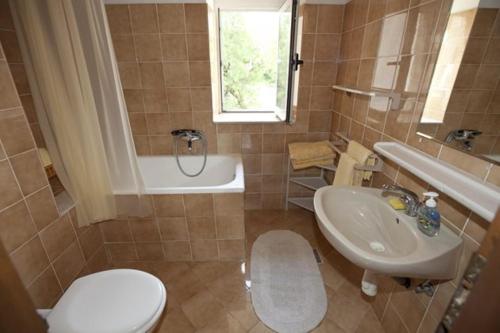 Koupelna v ubytování Apartment Durda2 - with sea view