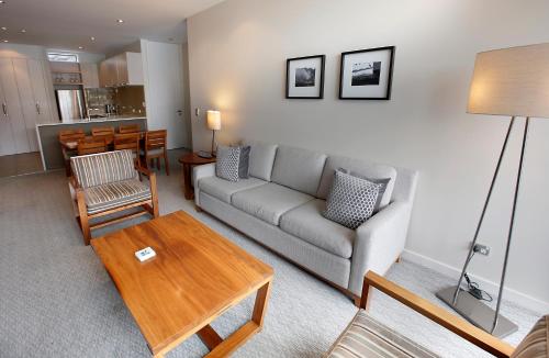 Χώρος καθιστικού στο The Rees Hotel & Luxury Apartments