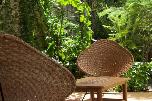 Κήπος έξω από το Villa Coiros ECOFRIENDLY suites & villas