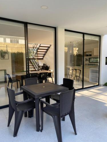 拉米萨CASA MONTEBELLO CON PISCINA PRIVADA EN LA MESA的相册照片