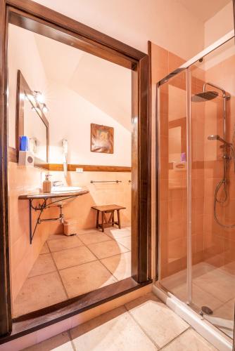 Un baño de HOTEL TREVI Palazzo Natalini