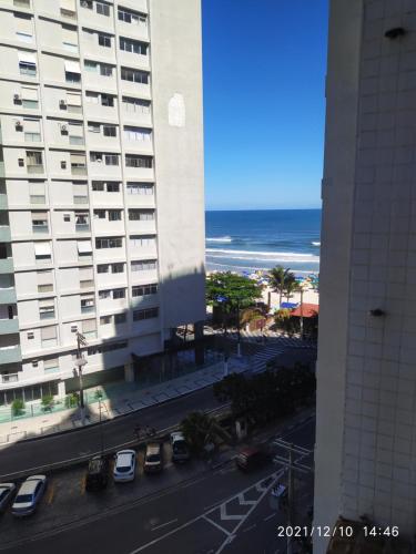 Praia Apto a 50 mt areia PITANGUEIRAS Vista mar 4 quartos 3 banheiros 1 vaga carro Serviço de praia Menor preço em Praia Apto a 50 mt areia PITANGUEIRAS Vista mar 4 quartos 3 banheiros 1 vaga carro Serviço de praia