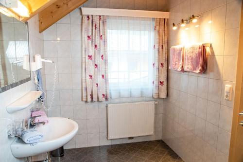 Koupelna v ubytování Apart Sonnenheim Kappl