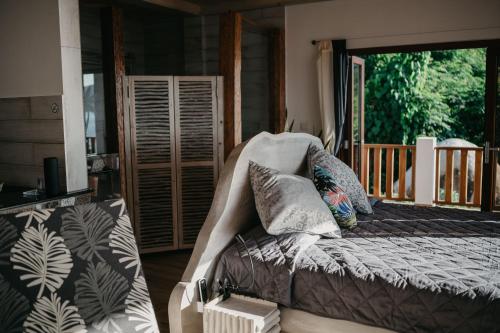 Postel nebo postele na pokoji v ubytování SeyView Apartments