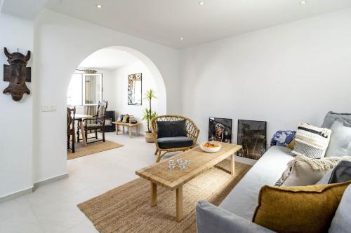 Zona de estar de apartamento en el centro de Sant Pere-CC33