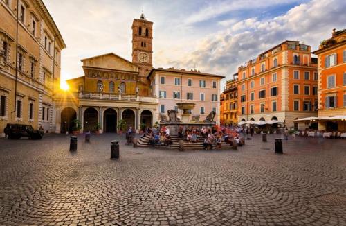Luxury art apartment in Trastevere with terrace