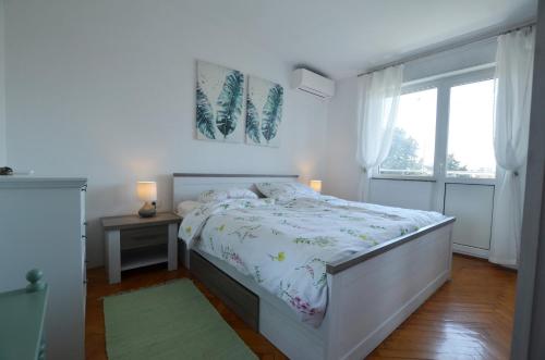 Sarah Apartment