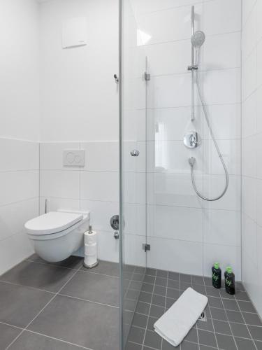 Ένα μπάνιο στο Limehome Gütersloh Eickhoffstraße