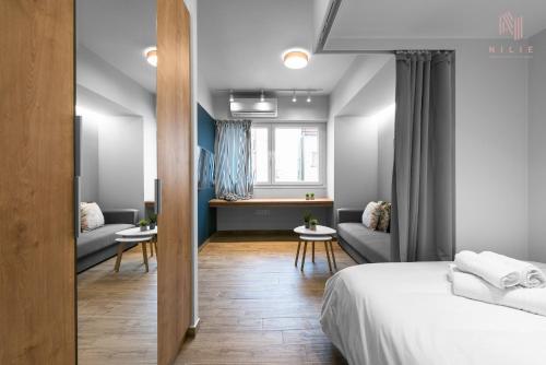 Big Apple #5, Nilie Hospitality MGMT