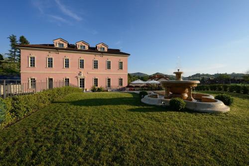 Taman di luar Castello Dal Pozzo Resort Lago Maggiore - Preferred Hotels & Resorts