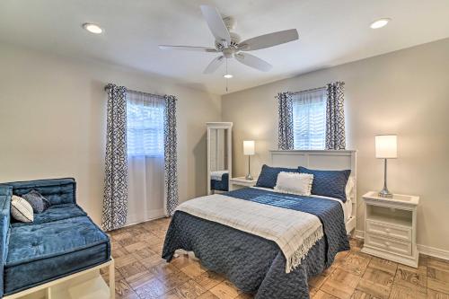 A bed or beds in a room at Mid-Century Modern Escape in Central Lakeland!