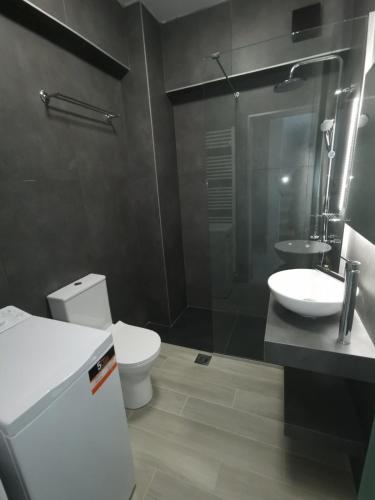 Un baño de DIFFERENT APARTMENTS