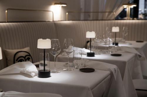 プティ ホテル コンフィダンシエルにあるレストランまたは飲食店