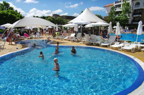 Guests staying at Bella Vista Beach Club - All Inclusive