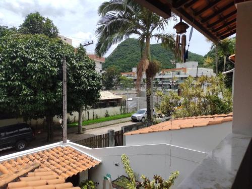 Taman di luar Casa da lu Itacoatiara -Suíte Andorinhas
