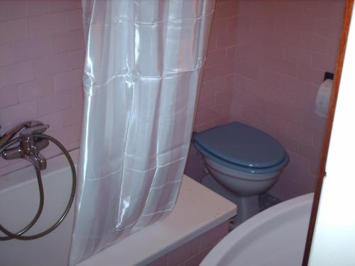Un baño de Hotel Triana e Tyche