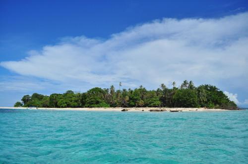 an island in the middle of the ocean at Gran Hotel Bahia in Bocas del Toro