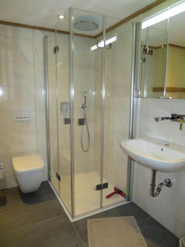 Bilik mandi di Holiday Home Jung by Interhome