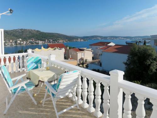 Apartment Suzi-1 by Interhome