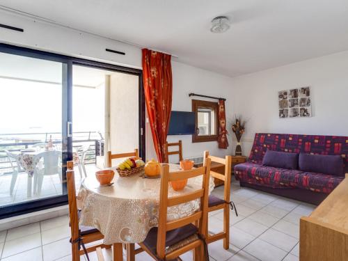 Χώρος καθιστικού στο Apartment Le Sunset-Cap Sud-12 by Interhome