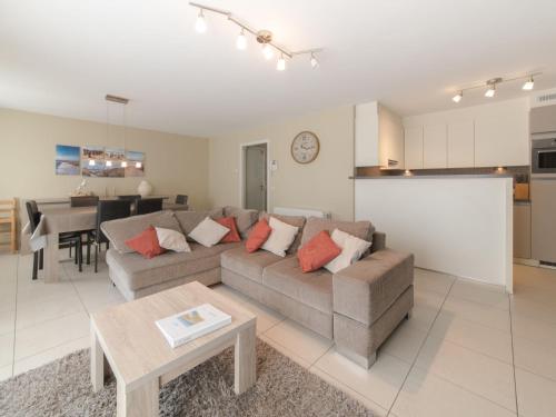 Kuchyň nebo kuchyňský kout v ubytování Apartment Residentie Irena app-302 by Interhome