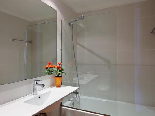 Bagno di Apartment Les Dunes 2 dorm by Interhome