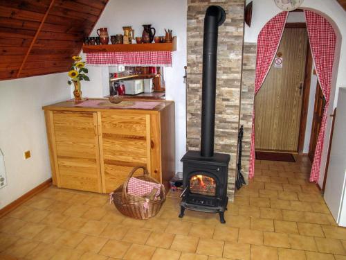 Kuchyňa alebo kuchynka v ubytovaní Chalet Dehtáře by Interhome