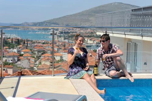 Luxury villa Rooftop pool Avbl in season