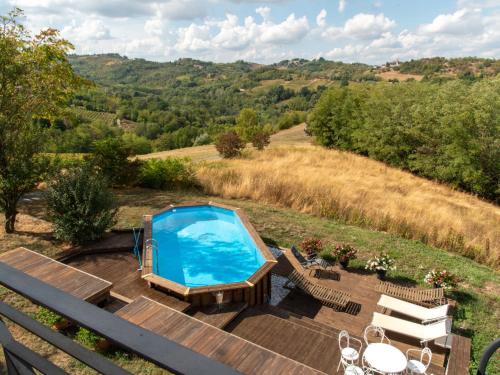 Výhled na bazén z ubytování Holiday Home Sant'Evasio by Interhome nebo okolí