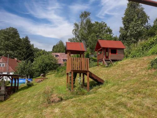 Zahrada ubytování Apartment Chlívce u Hronova-3 by Interhome