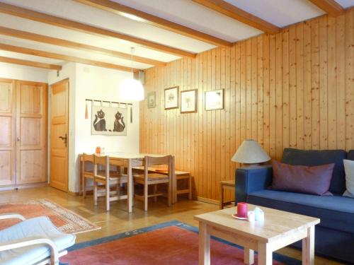 Posezení v ubytování Apartment Centaure B RI 1 by Interhome