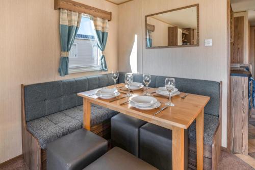 Un lugar para sentarse en Lakeside, Thorpe Park Cleethorpes Static Caravan