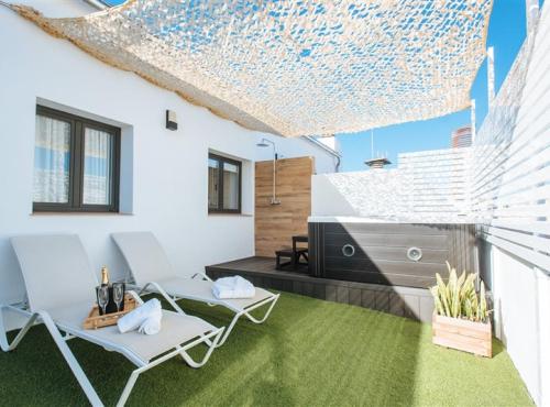 LOLA DE TRIANA Apartments - Apartamento con Jacuzzi y Terraza ...