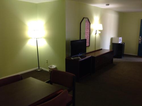 TV a/nebo společenská místnost v ubytování Motel 6 Tulia, TX