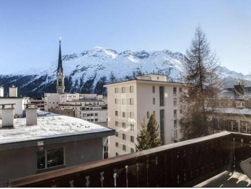 Apartment in villa in the heart of Sankt Moritz-Dorf
