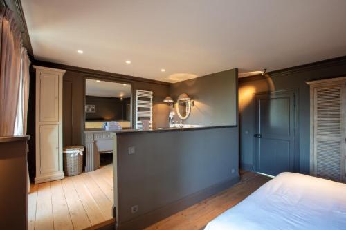 Afbeelding uit fotogalerij van Château de Planchevienne in Magny-Cours