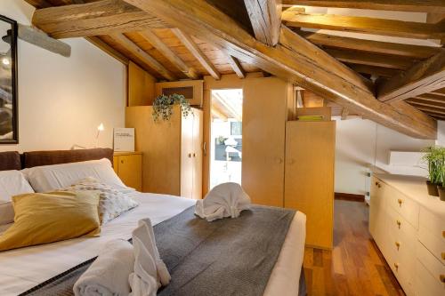 Beatrice Apartment by Mamo Florence