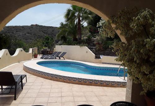 Villa Casa Pinosierraの敷地内または近くにあるプール