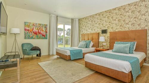 Tempat tidur dalam kamar di Dream Villa with Luxury Services - PROMOTION Last dates!
