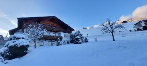 Ferienwohnung Seethaler - Gartenblick