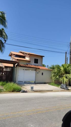 Sobrado agradavel com piscina e churrasqueira.