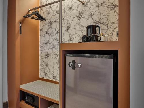 Dapur atau dapur kecil di The Quarter Onnut by UHG