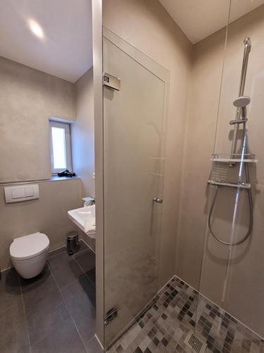 Ένα μπάνιο στο Weingut Lehnert-Veit Gutshotel