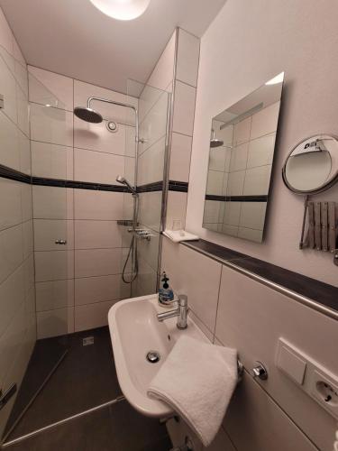 Ένα μπάνιο στο Weingut Lehnert-Veit Gutshotel