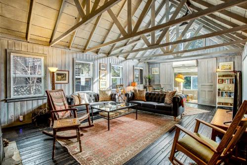 Private Mountain-Top Cabin – Photos 4