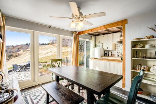 Private Mountain-Top Cabin – Photos 5