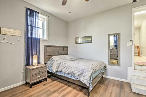 A bed or beds in a room at Cozy Bel Air Home - Walk to Main Street Shops