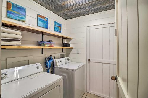 Gallery image of Pet-Friendly Studio with Loft and Mountain Views! in Mountain View