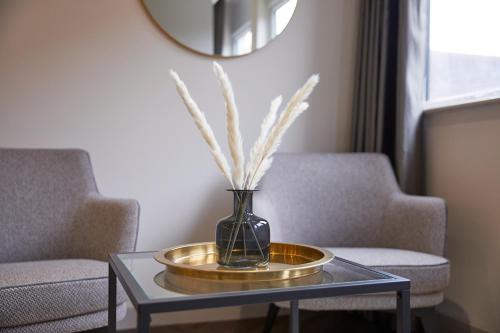 Ruang duduk di Humber Lofts Apartments