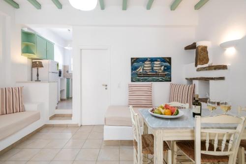 Cucina o angolo cottura di Golden Beach Studios & Suites